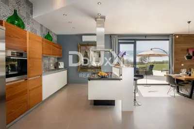 Villa 454 m², Višnjan - pool and large garden area - 11