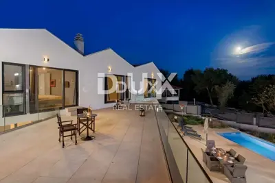 Villa 454 m², Višnjan - pool and large garden area - 6