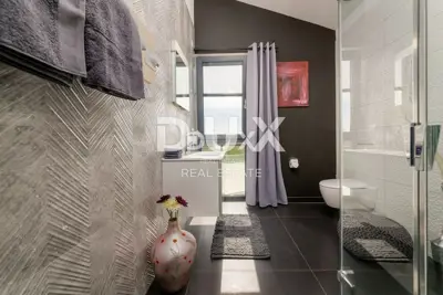 Villa 454 m², Višnjan - pool and large garden area - 20