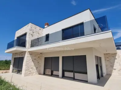 Okolica Poreča - Samostojeća kuća s bazenom