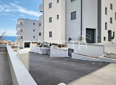 Stan 68 m², Makarska iznad plaže, mirna novogradnja - 2