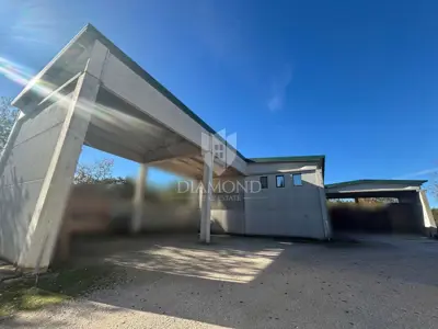 Business hall 600 m², Buje - warehouse and parking - 3