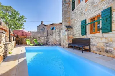 Stone houses 165 m², Svetvinčenat - pools and peaceful surroundings - 11