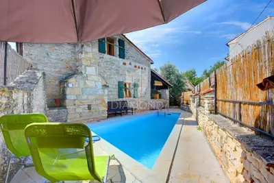 Stone houses 165 m², Svetvinčenat - pools and peaceful surroundings - 20