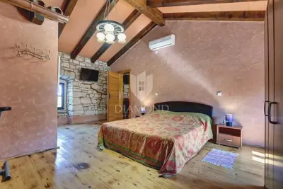Stone houses 165 m², Svetvinčenat - pools and peaceful surroundings - 8