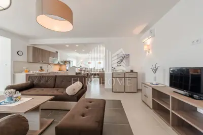 SUKOŠAN- Villa with pool in resort, 188 m², 439 yard - 19