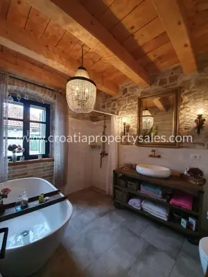 Kuća, Brač, 100 m², 750 000 € - 3