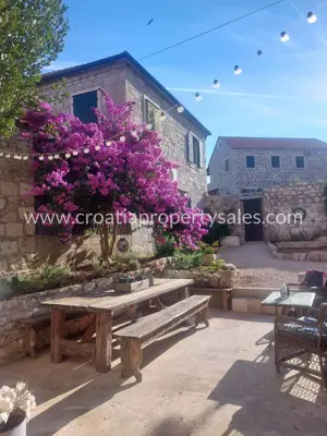 Kuća, Brač, 100 m², 750 000 € - 9