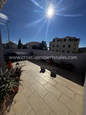 Haus 300 m², Kaštela an der alten Straße und 200 m vom Meer - 2