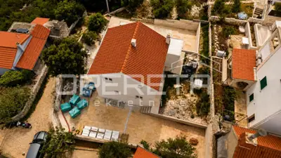 Moderna vila s bazenom na mirnoj lokaciji uz more - 5