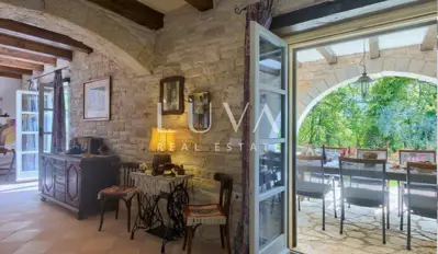 Haus 300 m², Muntrilj - Steinvilla mit Pool - 10
