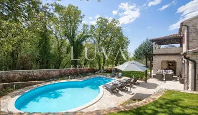Haus 300 m², Muntrilj - Steinvilla mit Pool - 2