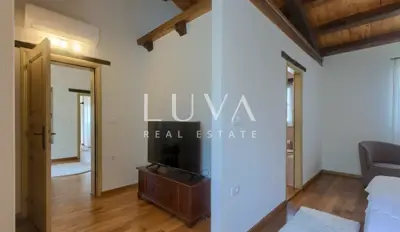Haus 300 m², Muntrilj - Steinvilla mit Pool - 18