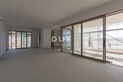 Dalmacija, Primošten, trosobni stan, 142,69 m², dva vrta - 3