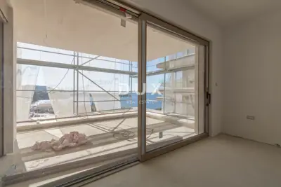 Dalmacija, Primošten, trosobni stan, 142,69 m², dva vrta