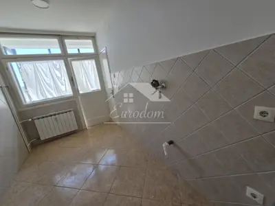 Stan na Knežiji, 3. kat bez lifta, 2 spavaće sobe i balkon - 8