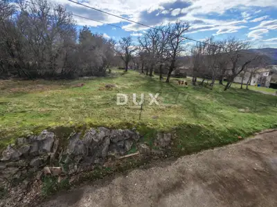 House 396 m², Lupoglav - spacious yard and two floors - 8