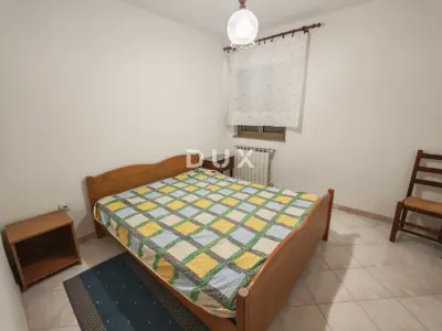House 396 m², Lupoglav - spacious yard and two floors - 12