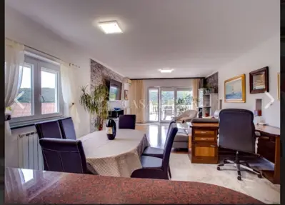 Erdgeschoss 101 m², Kampor na Rabu - 3 Zimmer und Terrasse - 4