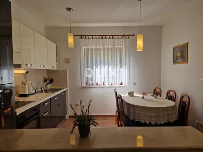 Haus 170 m², Labin - ruhige Siedlung und zwei Garagen - 19