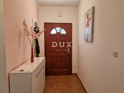 Haus 170 m², Labin - ruhige Siedlung und zwei Garagen - 16