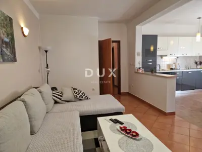 Haus 170 m², Labin - ruhige Siedlung und zwei Garagen - 17