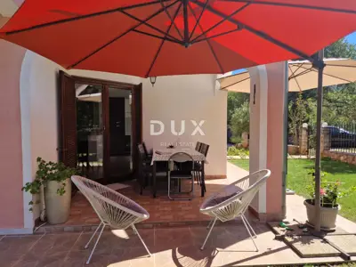 Haus 170 m², Labin - ruhige Siedlung und zwei Garagen - 15