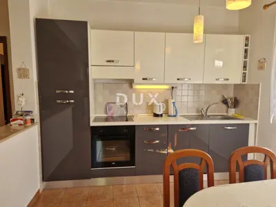Haus 170 m², Labin - ruhige Siedlung und zwei Garagen - 21
