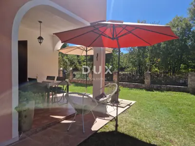 Haus 170 m², Labin - ruhige Siedlung und zwei Garagen - 14