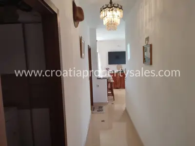 Kuća, Brač, 250 m², 425 000 € - 3