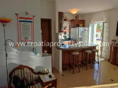Kuća, Brač, 250 m², 425 000 € - 4