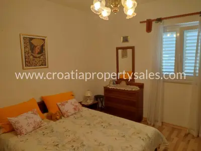 Kuća, Brač, 250 m², 425 000 € - 9