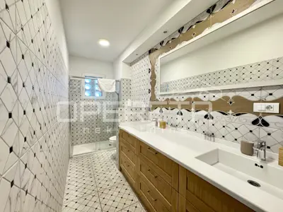 Bačvice – 101 m², 3 spavaće, lokacija blizu mora i grada - 11