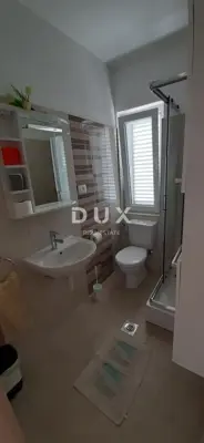 Haus 289 m², Kampor na Rabu - 4 Apartments, in Meeresnähe - 11