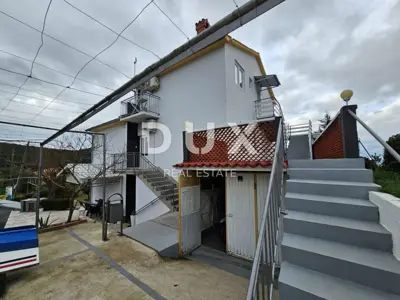 Haus 289 m², Kampor na Rabu - 4 Apartments, in Meeresnähe - 4