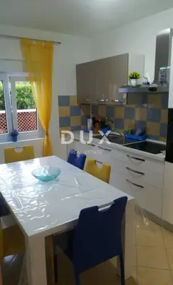 Haus 289 m², Kampor na Rabu - 4 Apartments, in Meeresnähe - 12