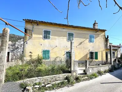 House 180 m², Raša - sea view - 2
