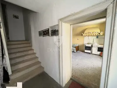 House 180 m², Raša - sea view - 11