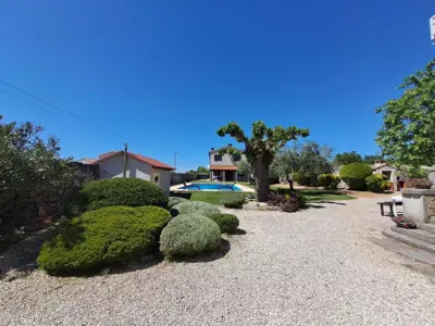Kuća 140 m², Sveti Lovreč - kamena i mirna - 2