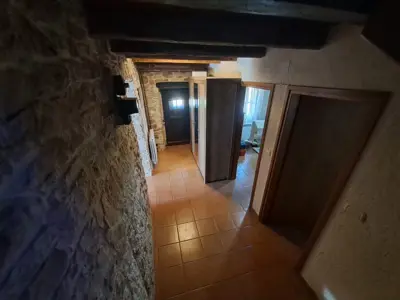 Kuća 140 m², Sveti Lovreč - kamena i mirna - 11