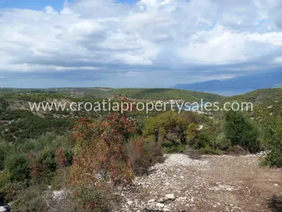 Zemljište, Brač, 36 000 m², 280 000 €
