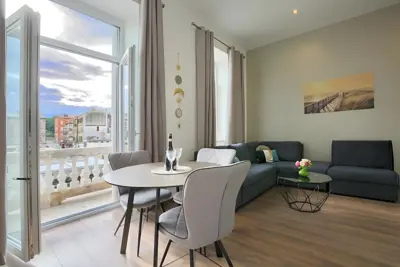 Wohnung im Stadtzentrum von Pula, 140 m² – Nähe Markt