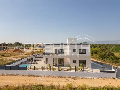 Moderna vila s bazenom 217 m², Poljica Brig, Zadar