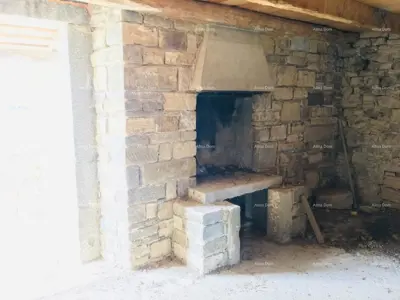 Detached old house for reconstruction, near the town of Motovun. - 9