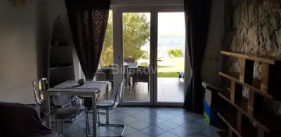 Otok Pašman, Dobropoljana, dvojna kuća. 1. red do mora - 5