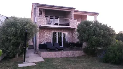 Otok Pašman, Dobropoljana, dvojna kuća. 1. red do mora - 7