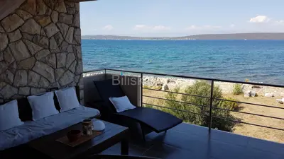 Otok Pašman, Dobropoljana, dvojna kuća. 1. red do mora - 3