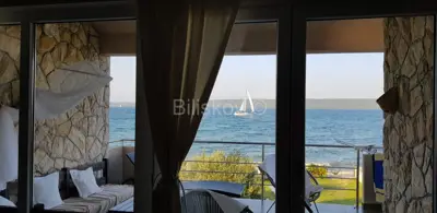 Otok Pašman, Dobropoljana, dvojna kuća. 1. red do mora - 4