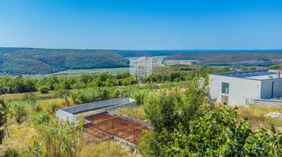 Građevinsko zemljište 1.736 m², Buje - panoramski pogled na more