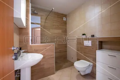 Vila 822 m², Petrčane - 10 stanova, bazen i pogled na more - 16